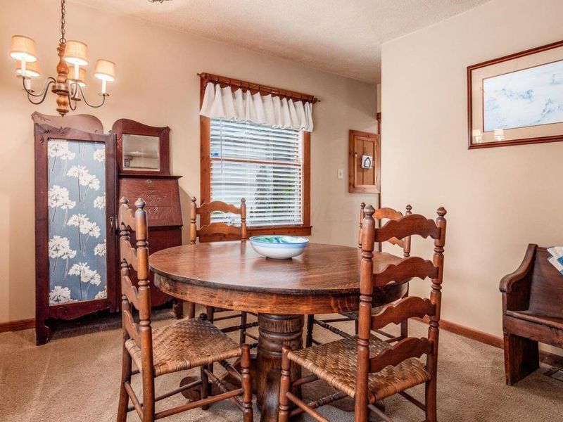 206 Freeman Memorial Drive, Hebron, OH 43025 Photo 8