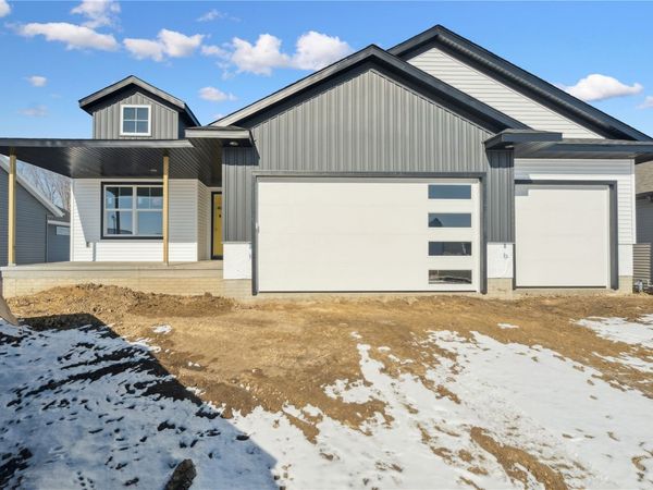 2750 Burns Drive, Marion, IA 52302