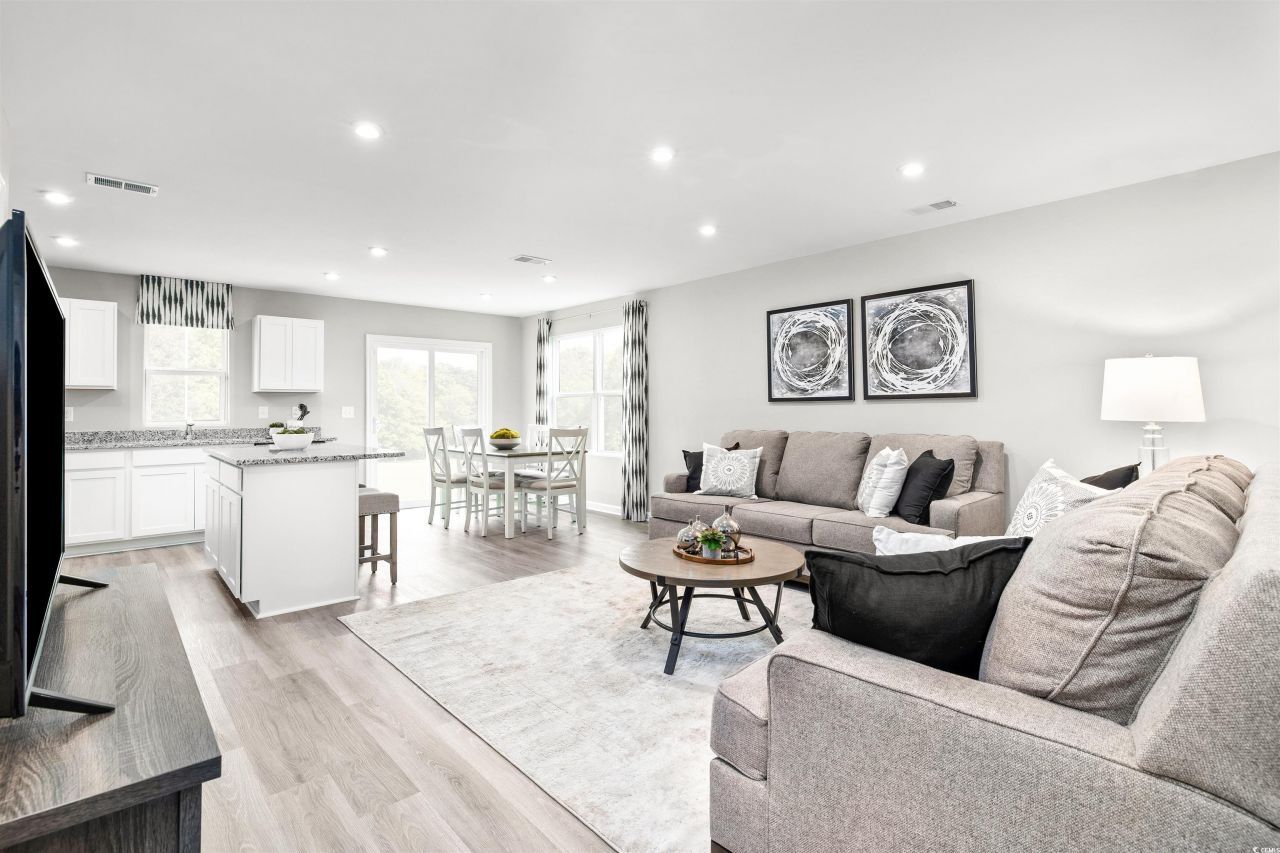 351 Myrtle Meadows Dr Photo 6