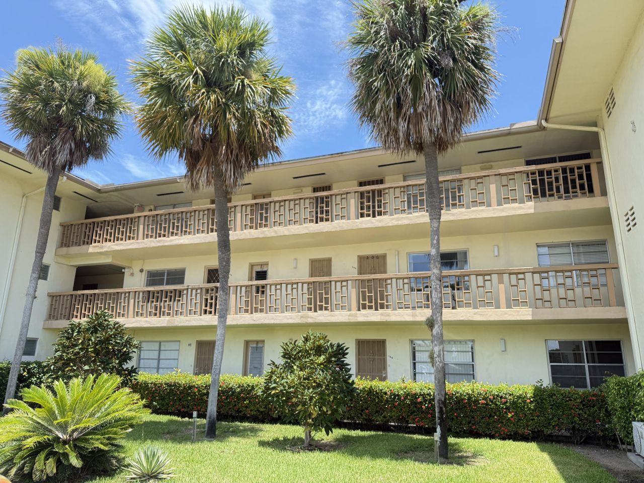 17001 NE 13th Avenue, Unit 205, Miami, FL 33162 Photo