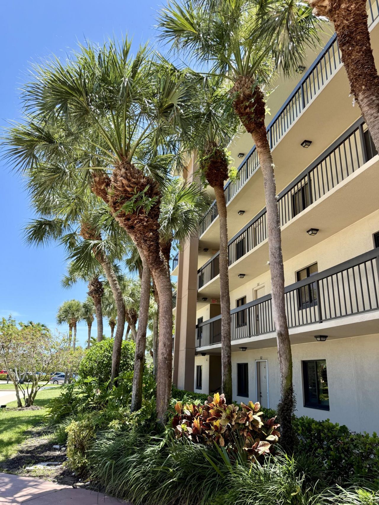 601 Seafarer Circle, Unit 504, Jupiter, FL 33477 Photo