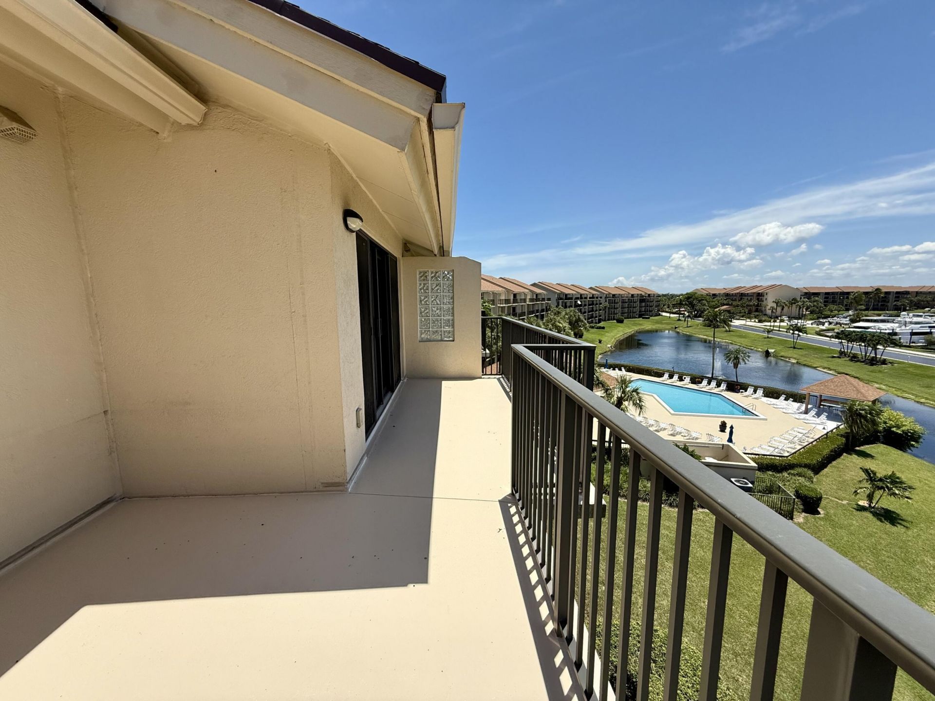 601 Seafarer Circle, Unit 504, Jupiter, FL 33477 Photo