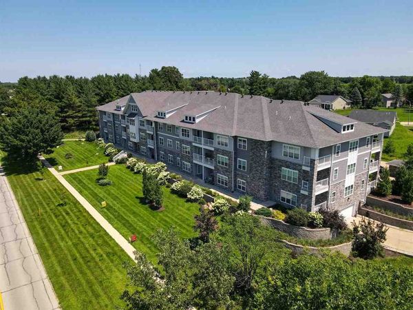 260 N Scott Blvd, Unit 104, Iowa City, IA 52245