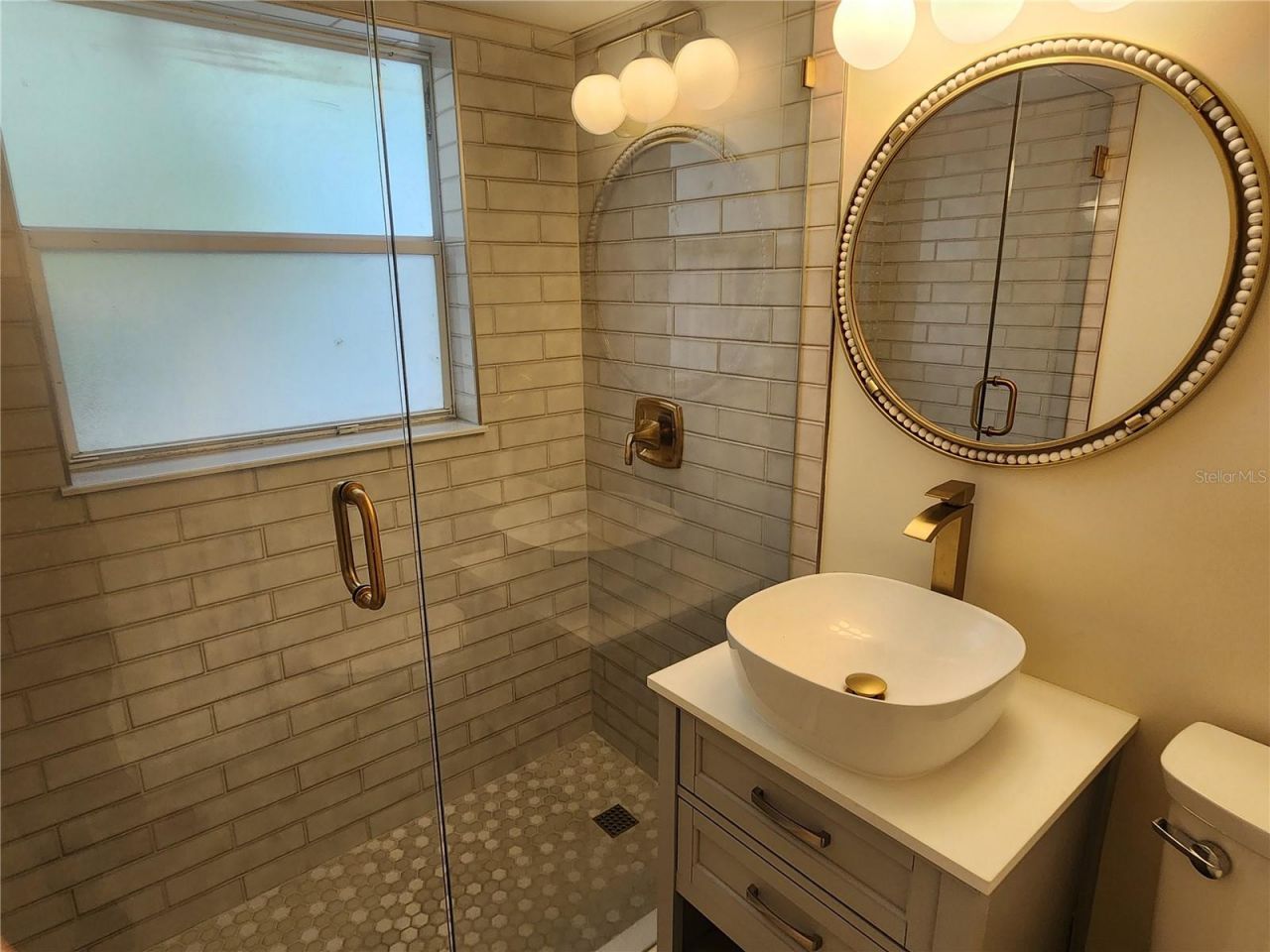 565 Golden Gate Point, Unit 1, Sarasota, FL 34236 Photo