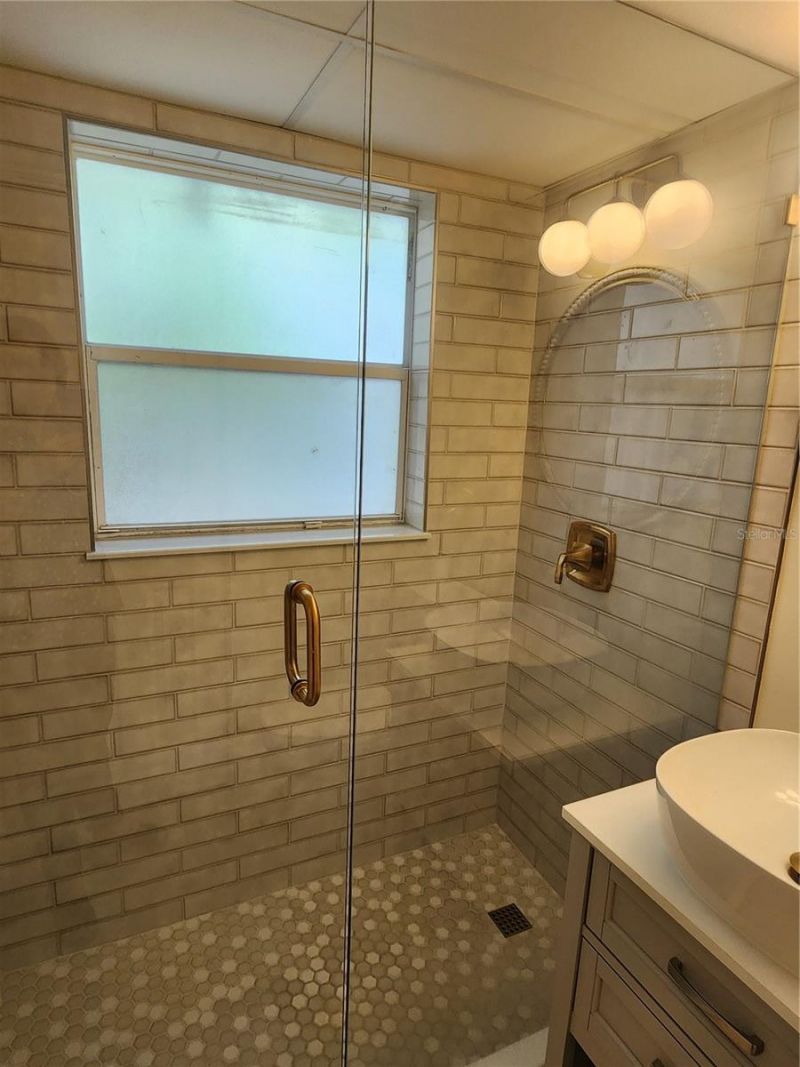 565 Golden Gate Point, Unit 1, Sarasota, FL 34236 Photo