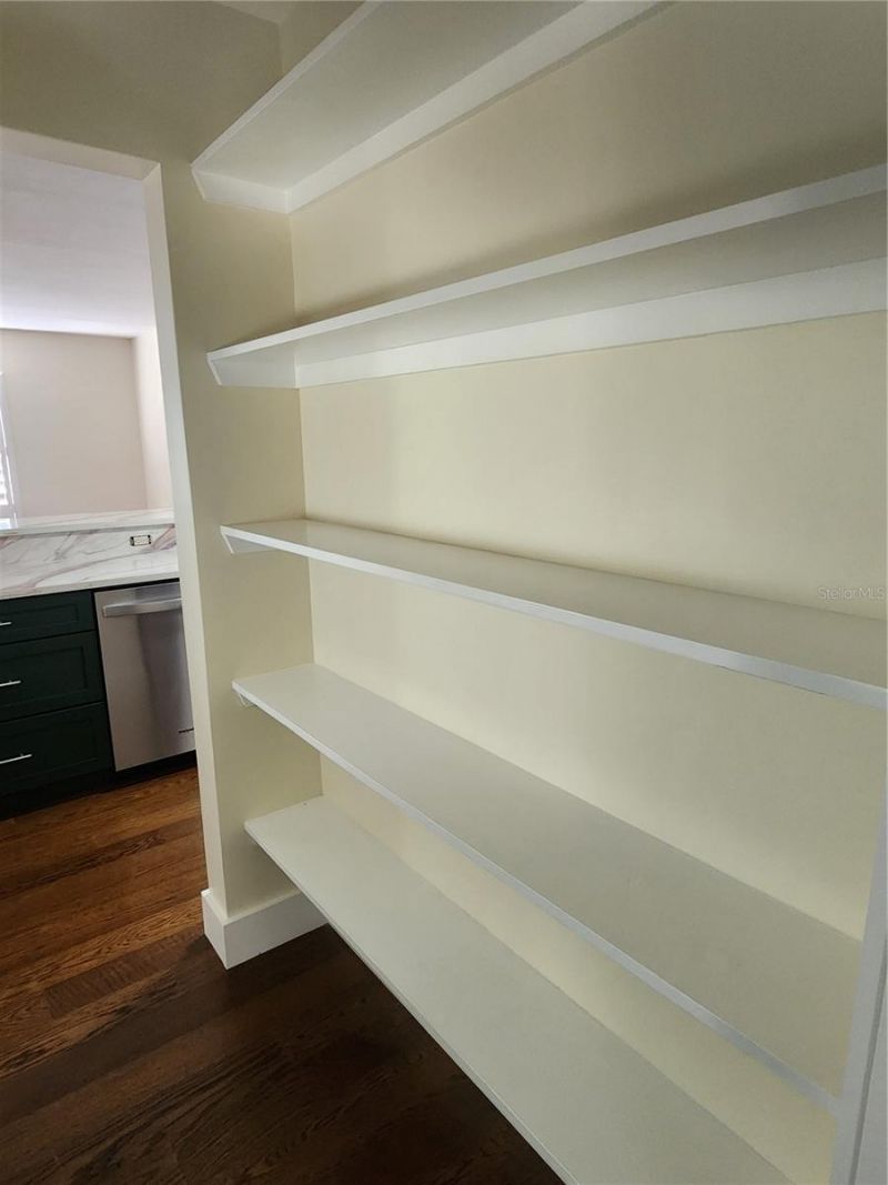 565 Golden Gate Point, Unit 1, Sarasota, FL 34236 Photo