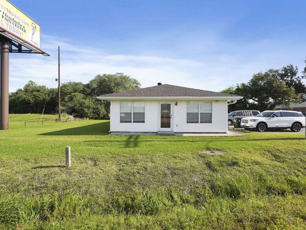 1425 E Tunnel Blvd, Houma, LA 70363