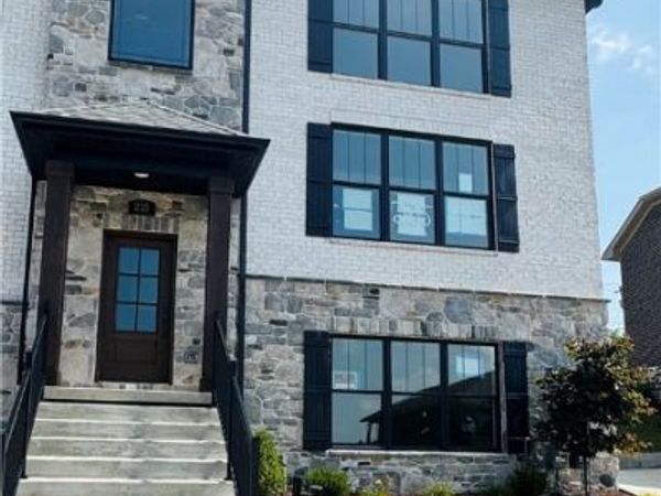 235 Lucca Ln, Pittsburgh, PA 15241