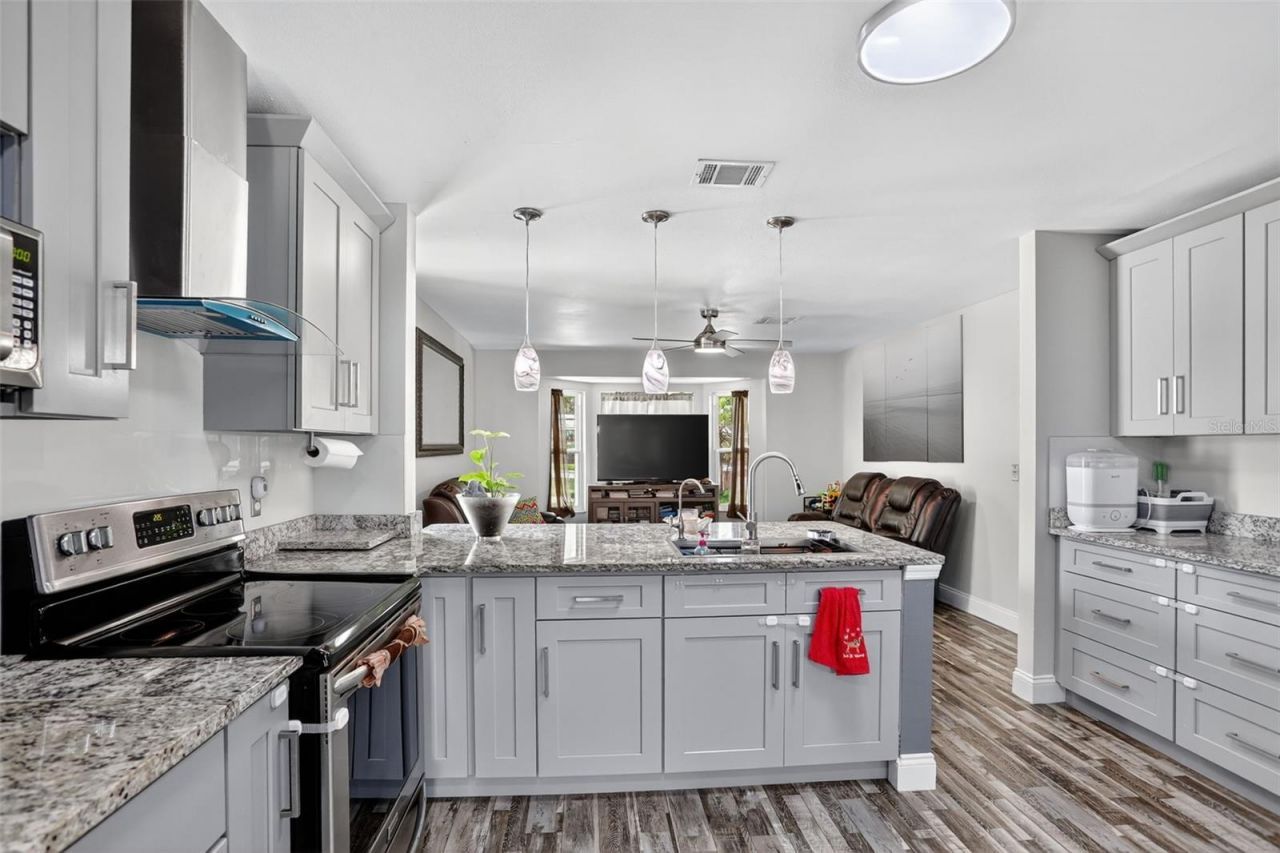 635 Moss Park Court, Kissimmee, FL 34743 Photo