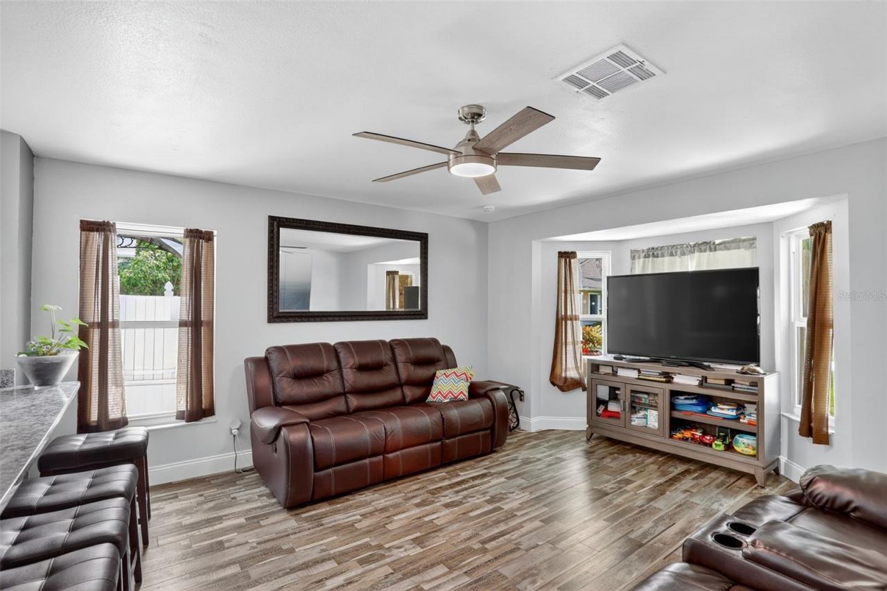 635 Moss Park Court, Kissimmee, FL 34743 Photo