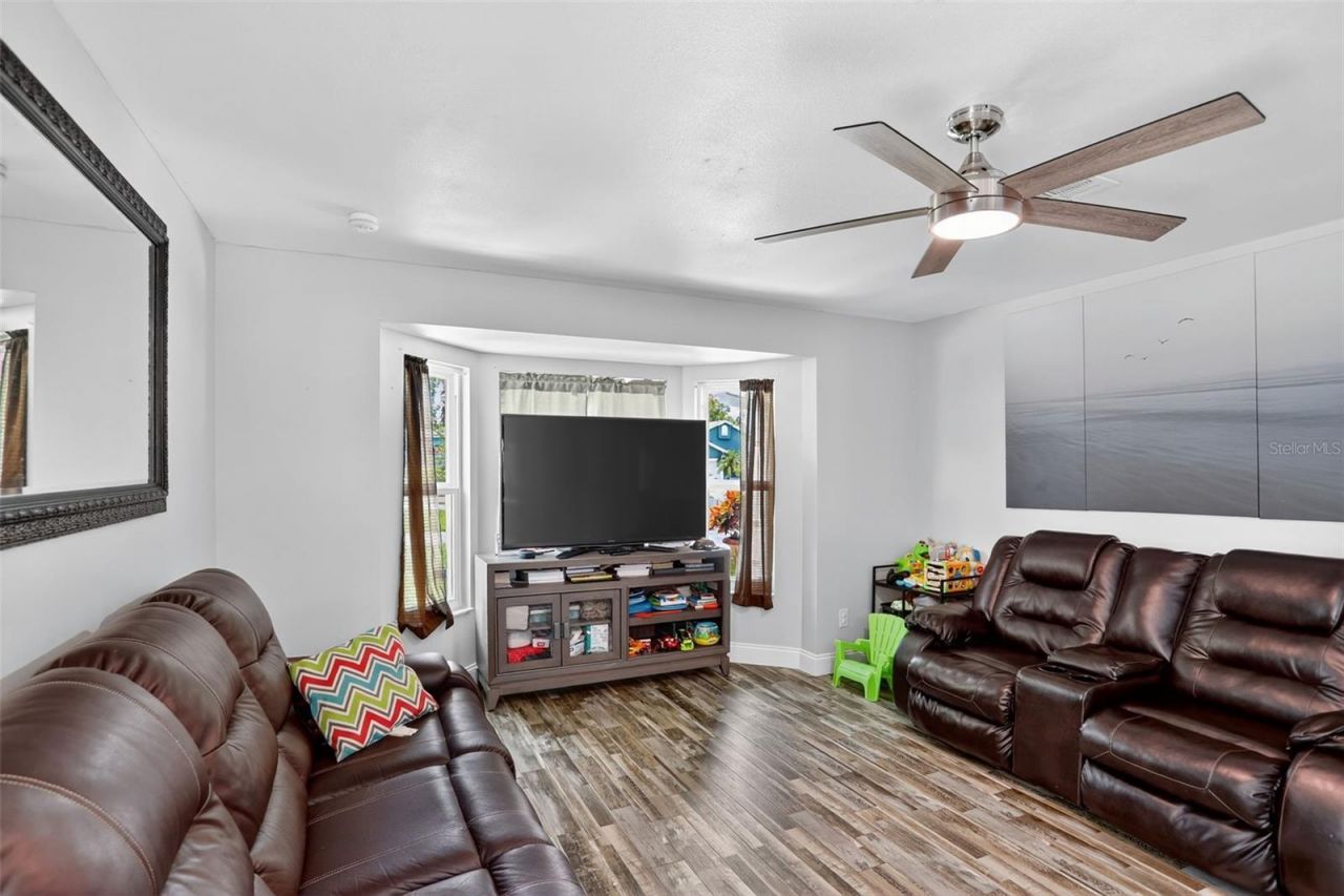 635 Moss Park Court, Kissimmee, FL 34743 Photo