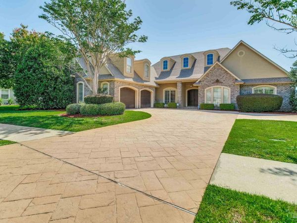 2569 Mary Fox Dr, Gulf Breeze, FL 32563