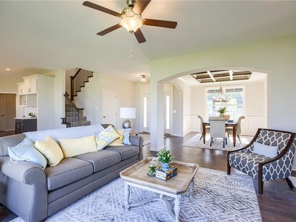 9284 Zarda Drive, Lenexa, KS 66227