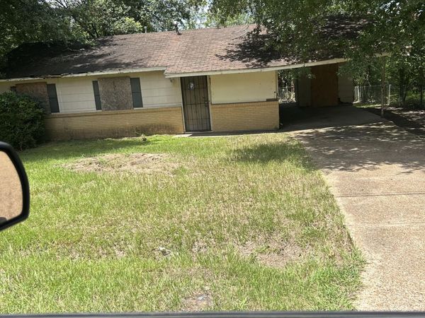 2955 Greenview Drive, Jackson, MS 39212