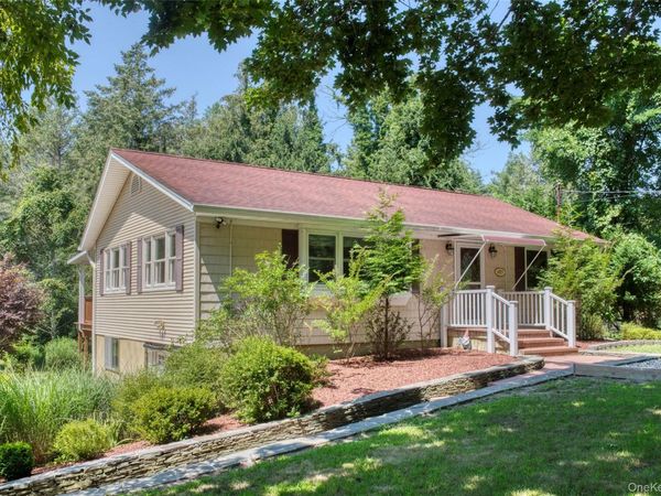 685 Greenway W, Orient, NY 11957