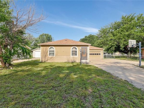 141 N Tracy Street, Wichita, KS 67212