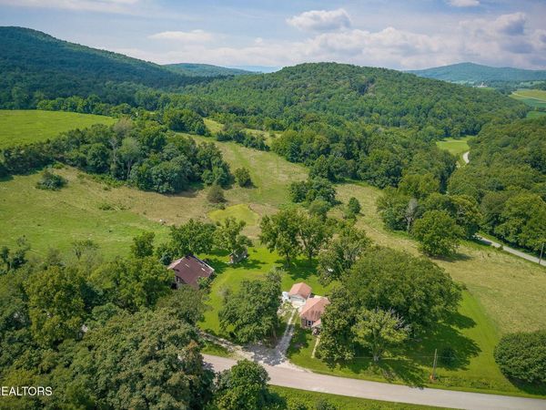 3908 Lost Creek Rd, Sparta, TN 38583