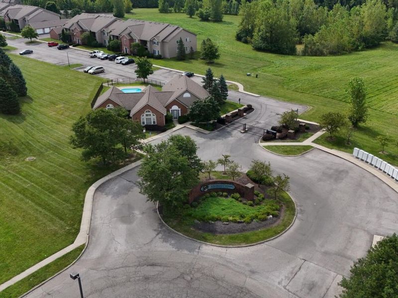 6523 Dorothys Creek, Canal Winchester, OH 43110 Photo 4