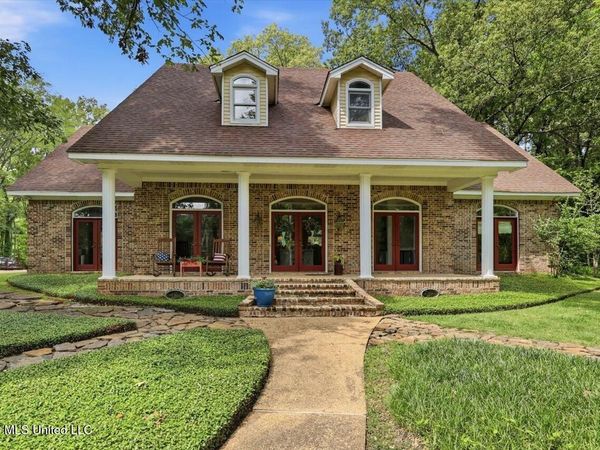 1700 Dunn Pease Road, Raymond, MS 39154