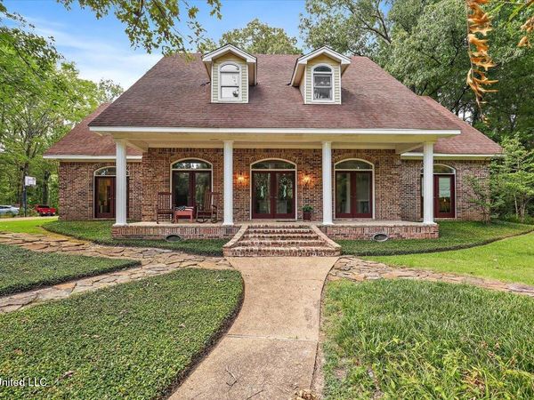1700 Dunn Pease Road, Raymond, MS 39154