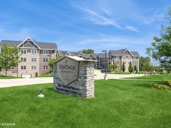 9001 Windsor Parkway, Unit 317, Johnston, IA 50131