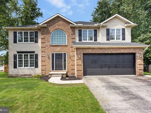 33 CHINKAPIN DRIVE, NEW OXFORD, PA 17350