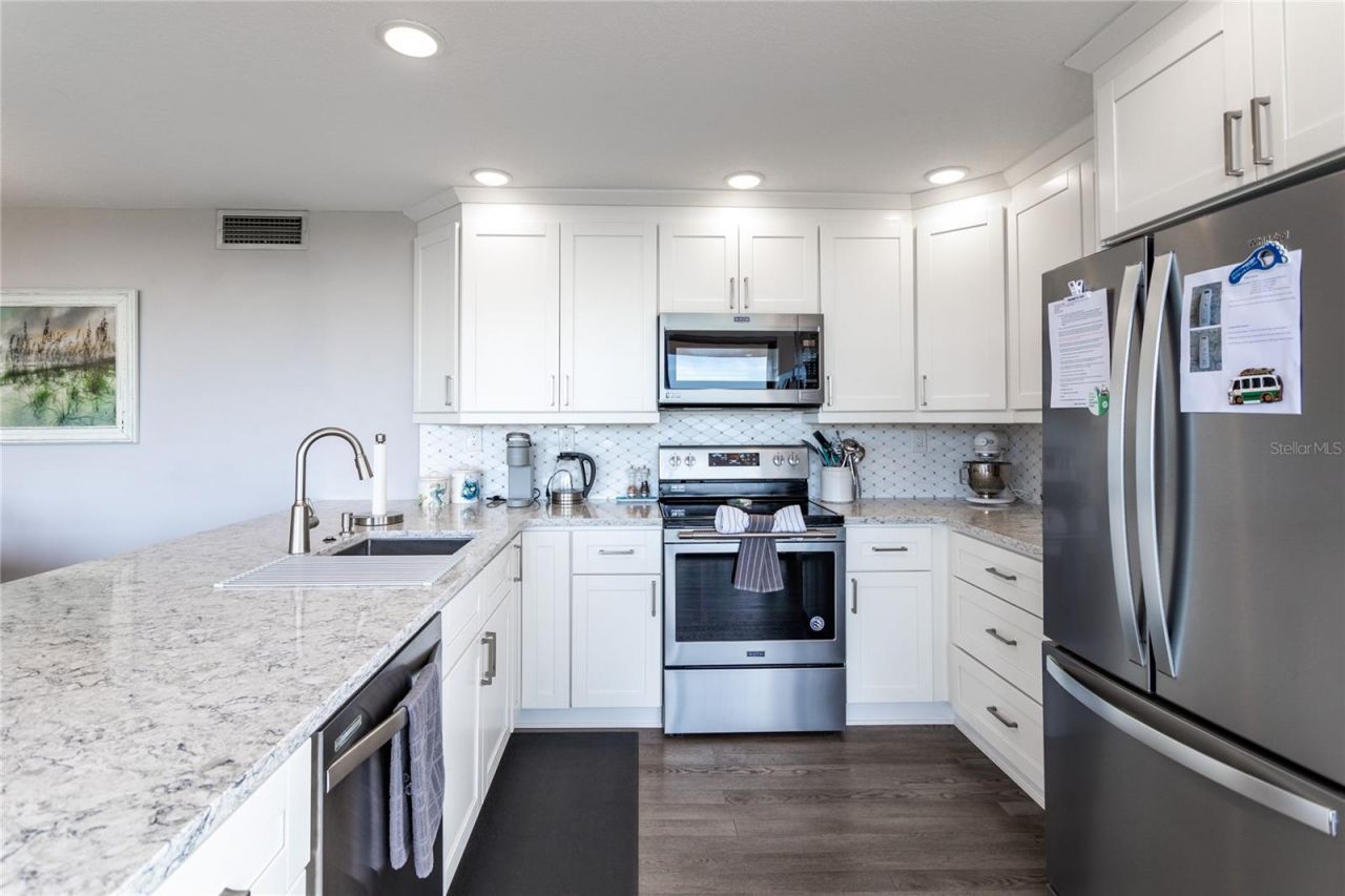 6210 Sun Boulevard, Unit 506, Saint Petersburg, FL 33715 Photo