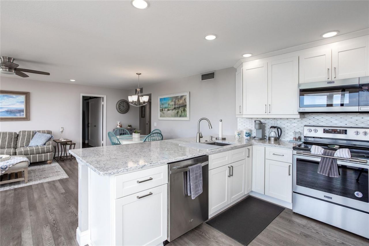 6210 Sun Boulevard, Unit 506, Saint Petersburg, FL 33715 Photo