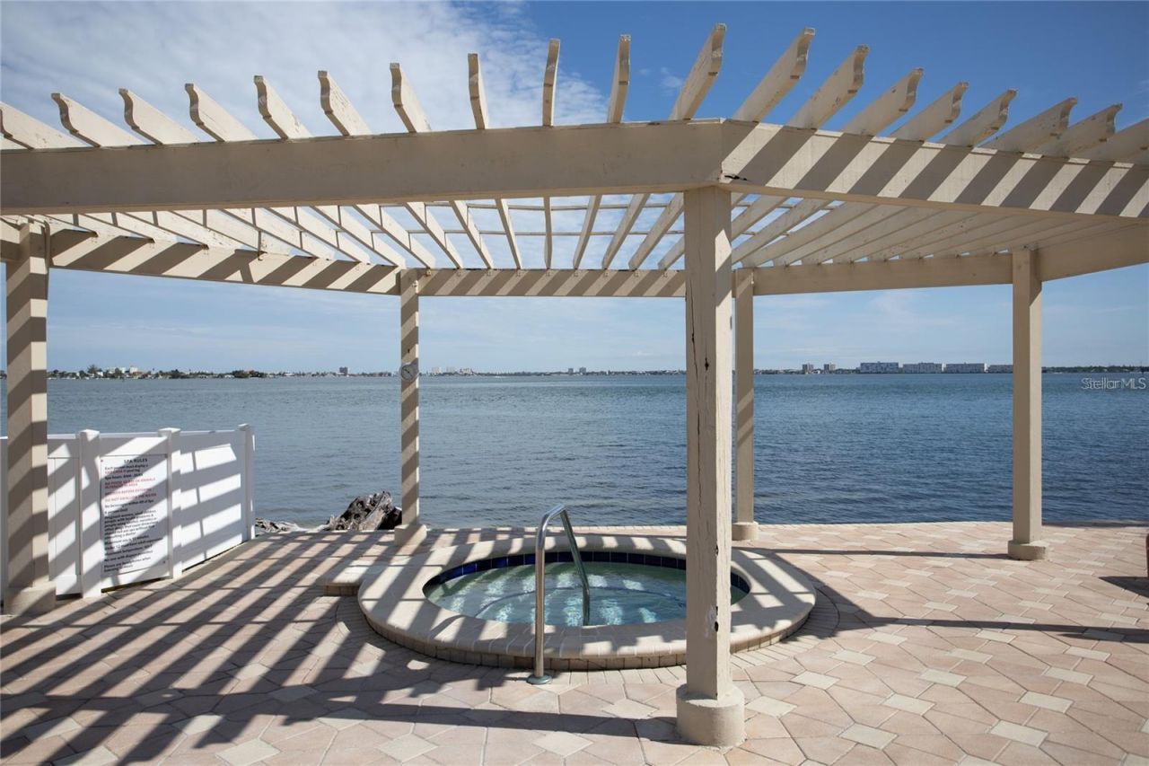 6210 Sun Boulevard, Unit 506, Saint Petersburg, FL 33715 Photo