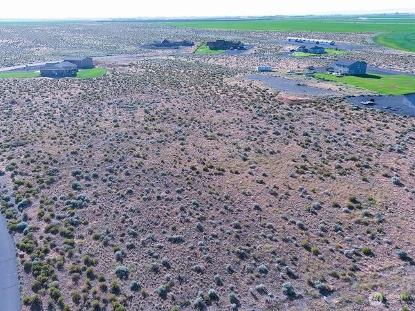 329 SE Desert Hills Loop , Moses Lake, WA 98837