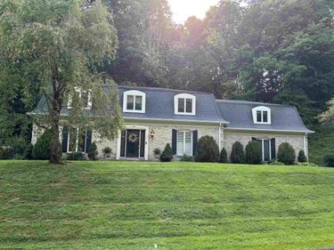 121 Stoneybrook Road, Clarksburg, WV 26301