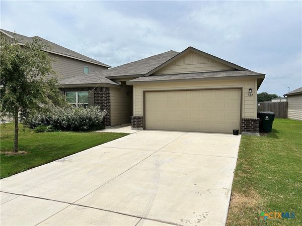 724 Stonemanor, Seguin, TX 78155