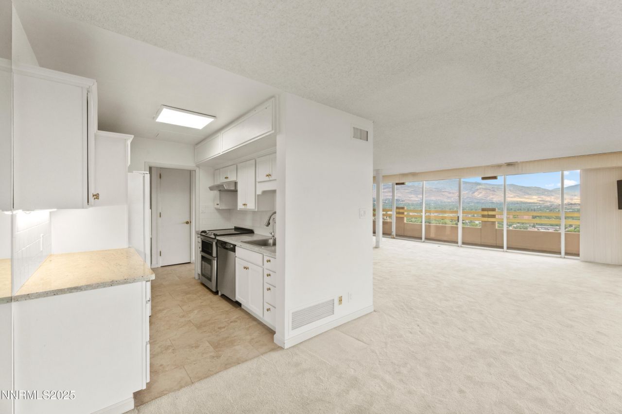 100 N Arlington Avenue, Unit 23P, Reno, NV 89501 Photo