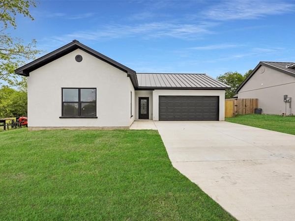 409 N Dallas Street, Rice, TX 75155