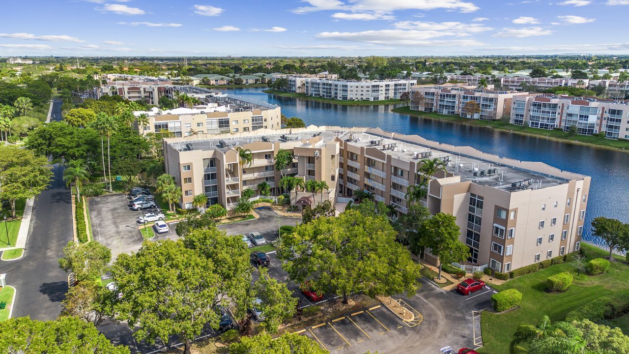 7450 Trent Drive, Unit 302, Tamarac, FL 33321 Photo