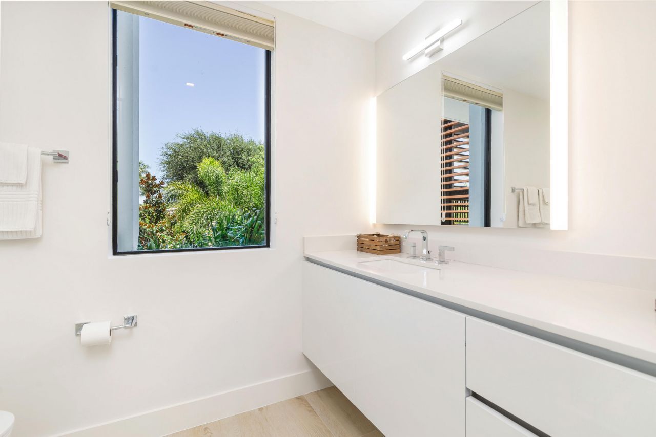 150 Inlet Way, Unit 1 E, Palm Beach Shores, FL 33404 Photo