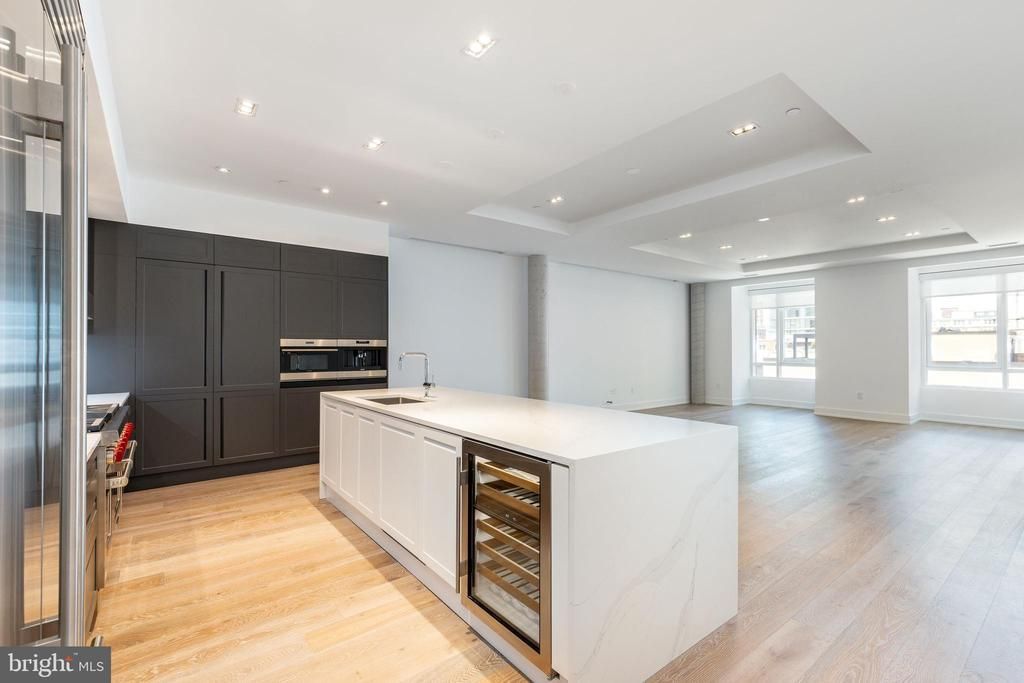 2108 10 Walnut Street, Unit 401, Philadelphia, PA 19103 Main Photo