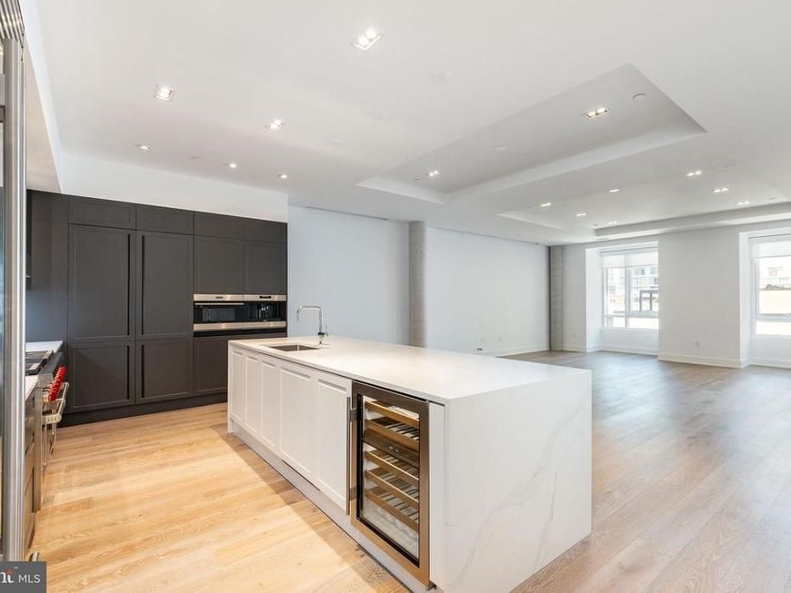 2108 10 Walnut Street, Unit 401, Philadelphia, PA 19103 Main Photo