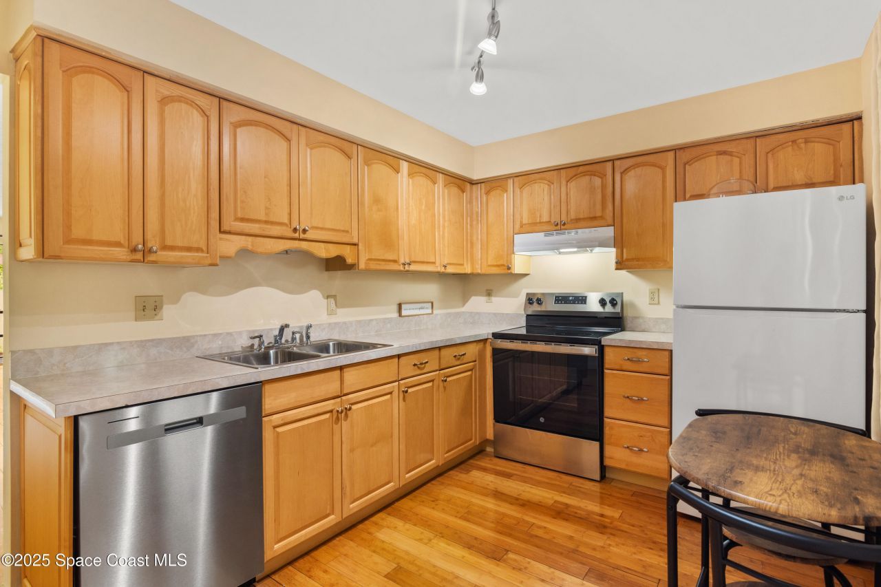 2050 Oleander Boulevard, Unit 2-206, Fort Pierce, FL 34950 Photo