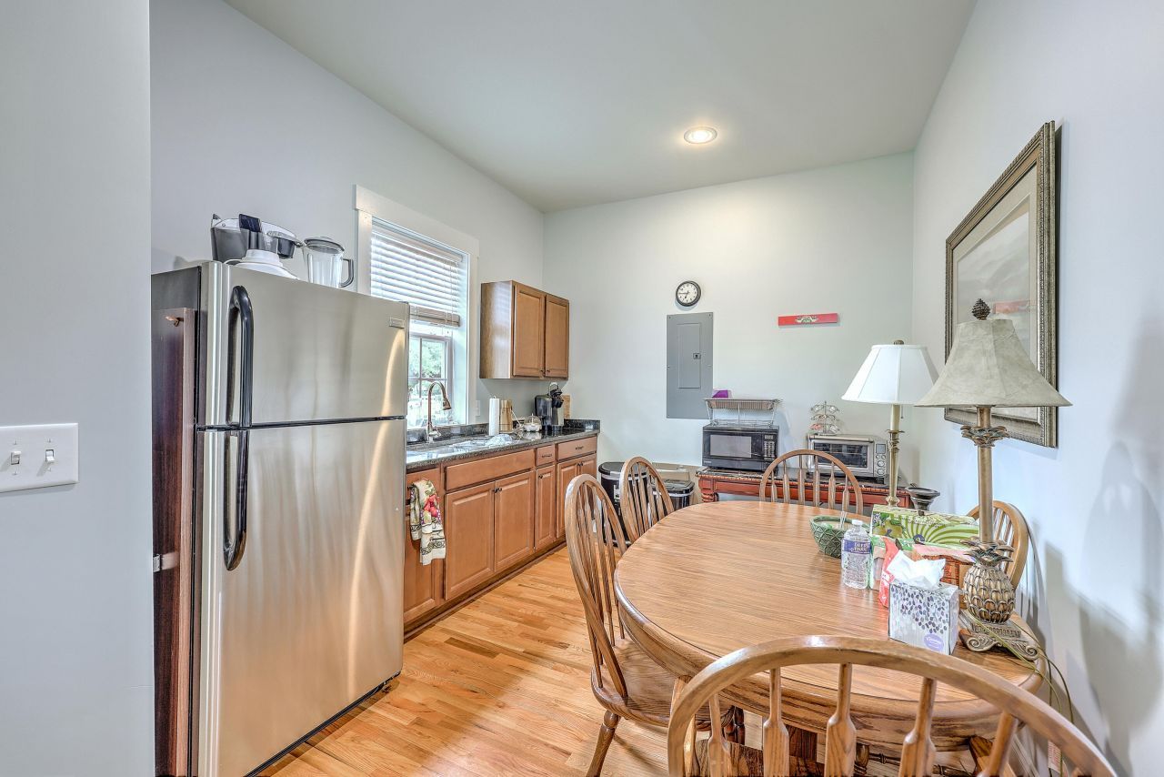 202 E 2nd North Street Photo 10