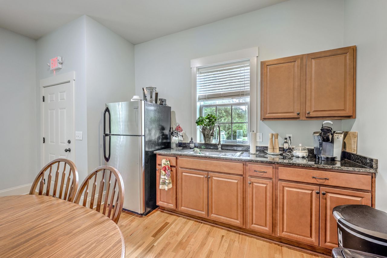 202 E 2nd North Street Photo 12