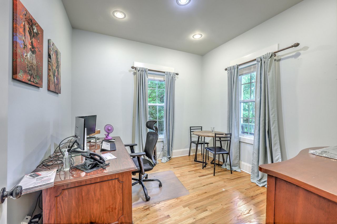 202 E 2nd North Street Photo 14