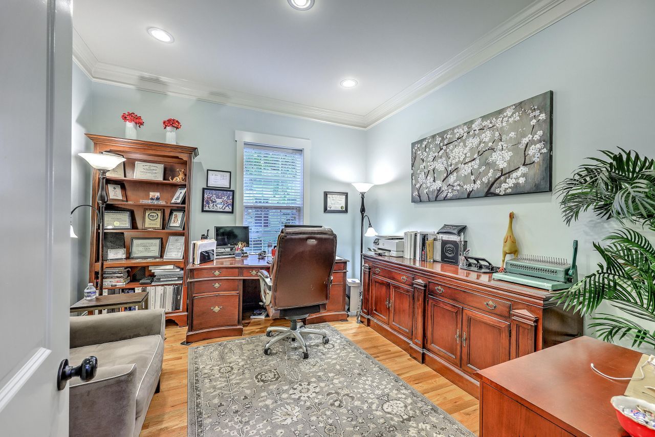 202 E 2nd North Street Photo 21