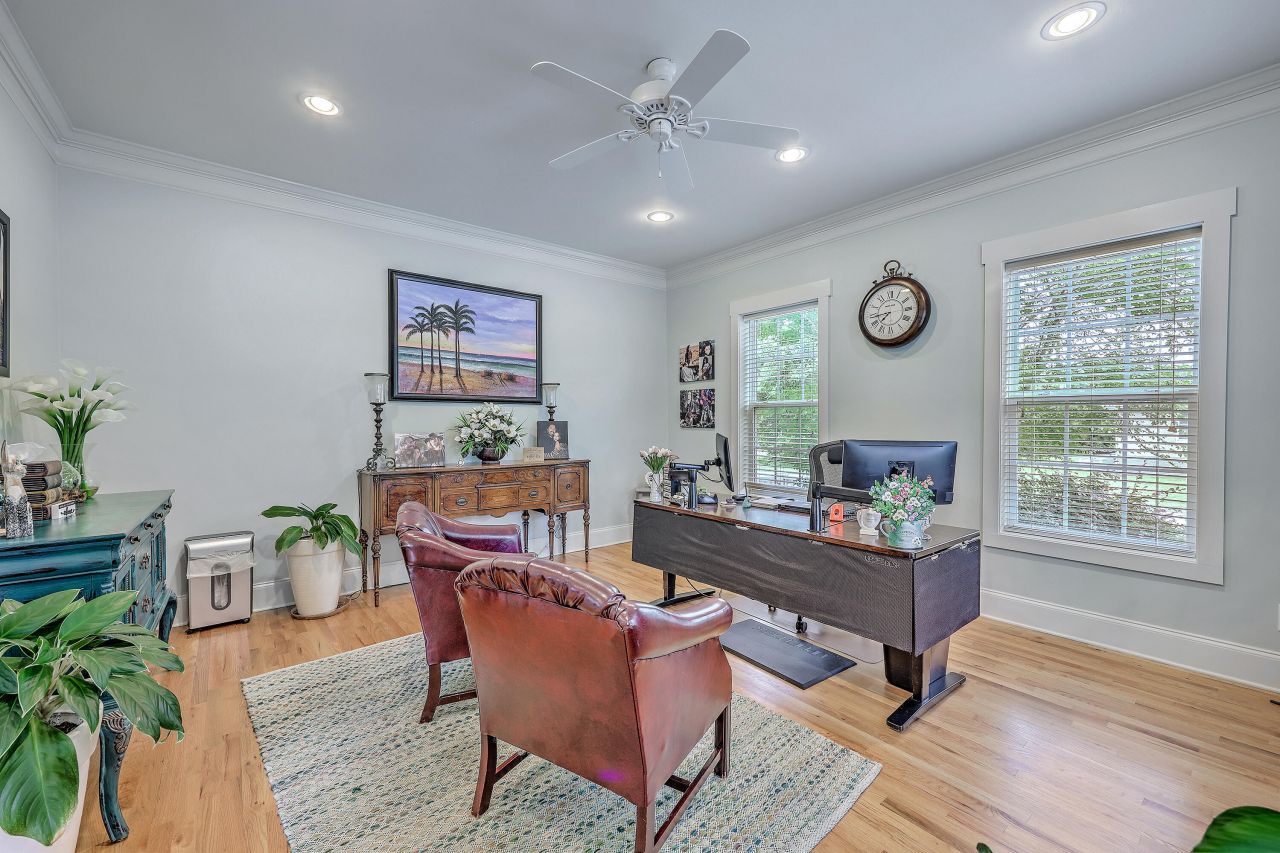 202 E 2nd North Street Photo 23