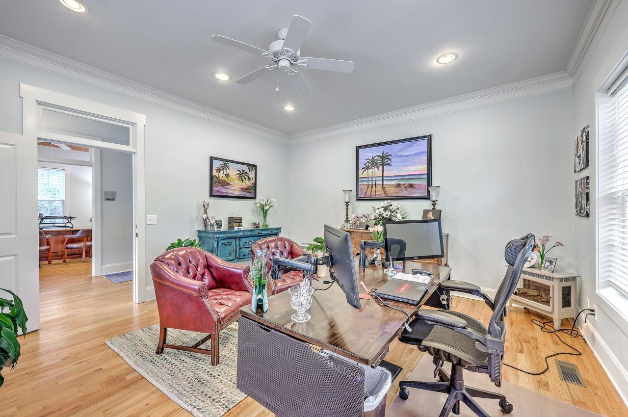 202 E 2nd North Street Photo 24