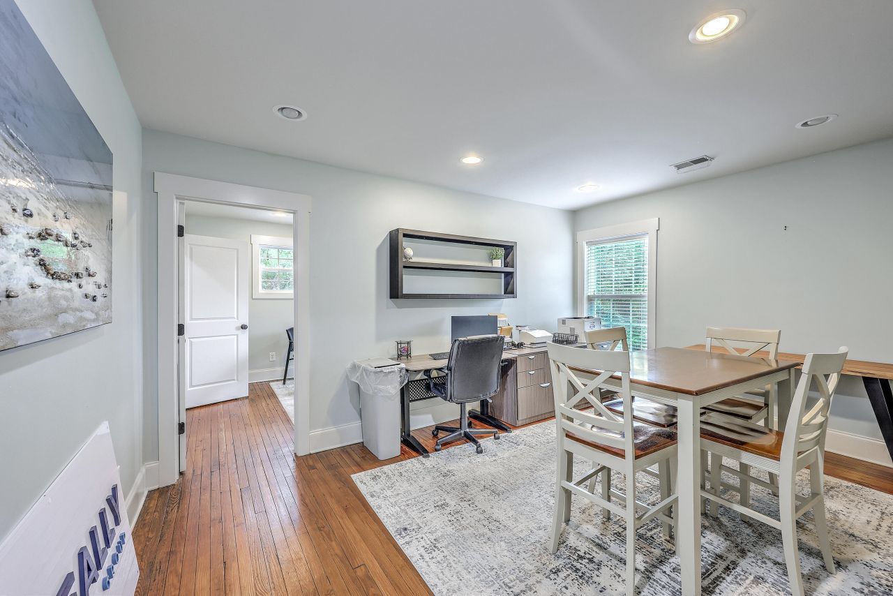 202 E 2nd North Street Photo 28