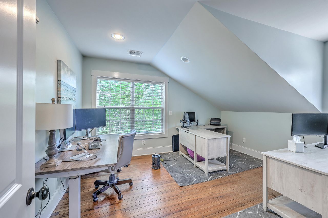 202 E 2nd North Street Photo 29