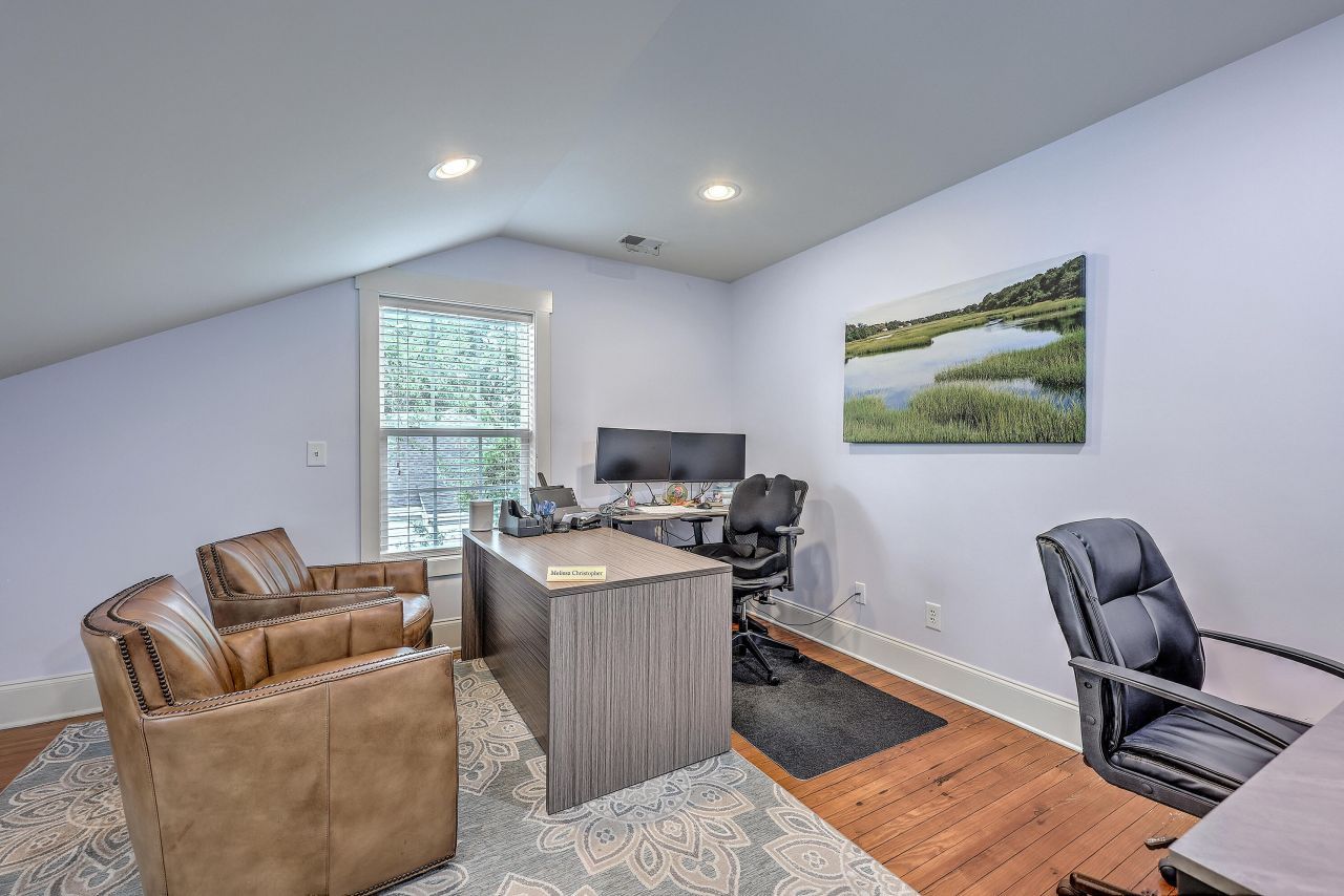 202 E 2nd North Street Photo 32