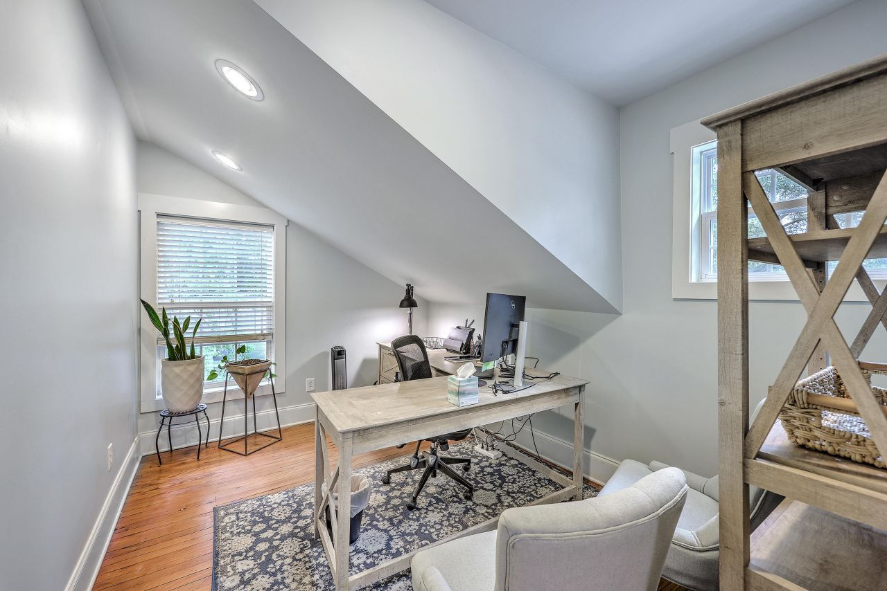 202 E 2nd North Street Photo 34