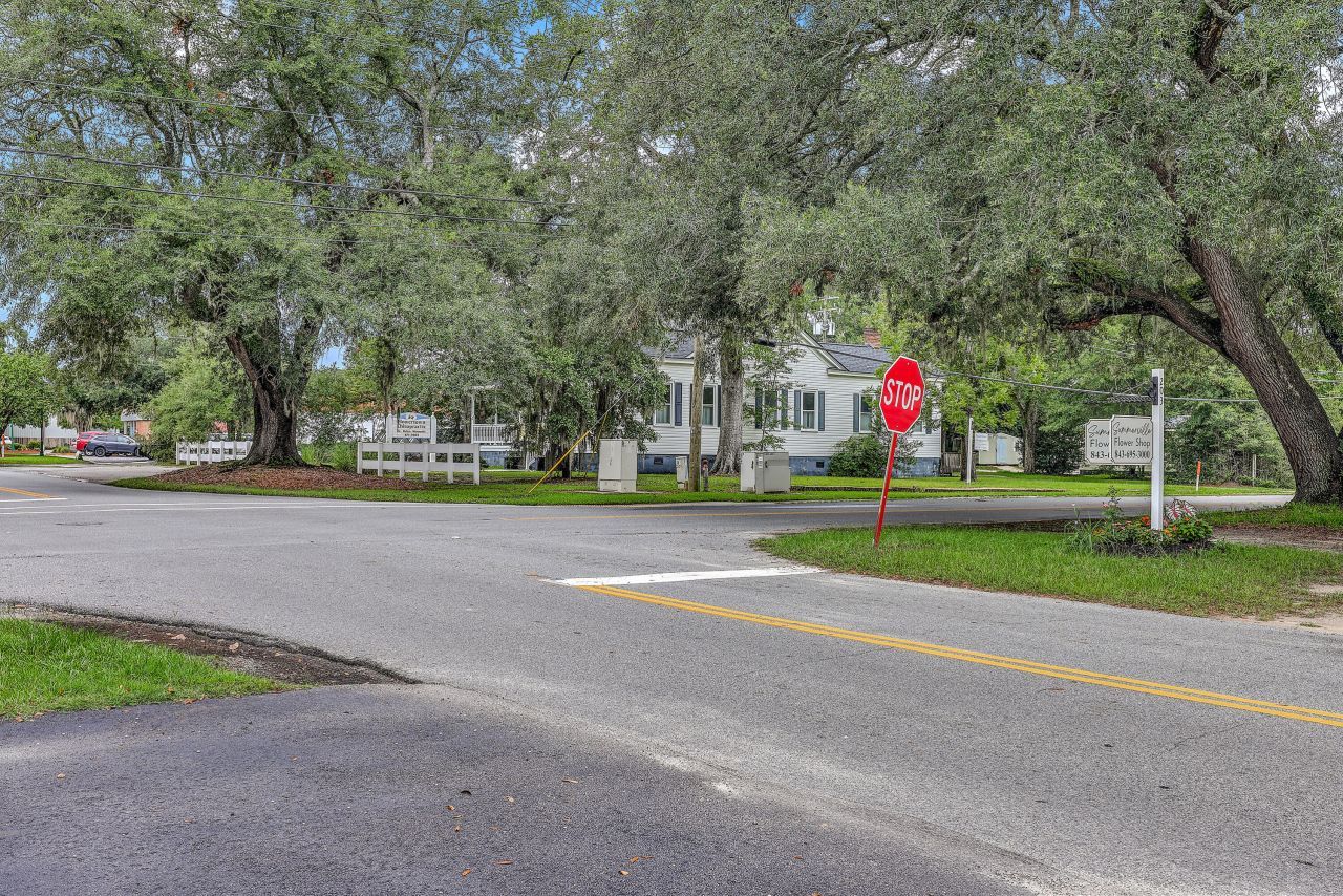 202 E 2nd North Street Photo 35